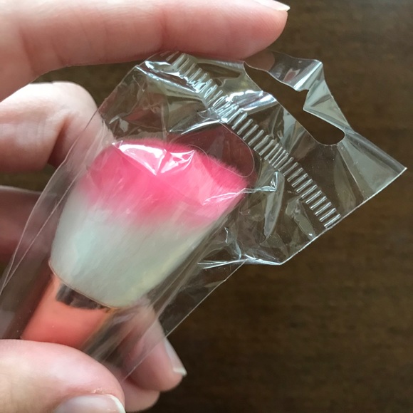 Neverused Makeup Brushes Eyes & Cheeks - Picture 3 of 8